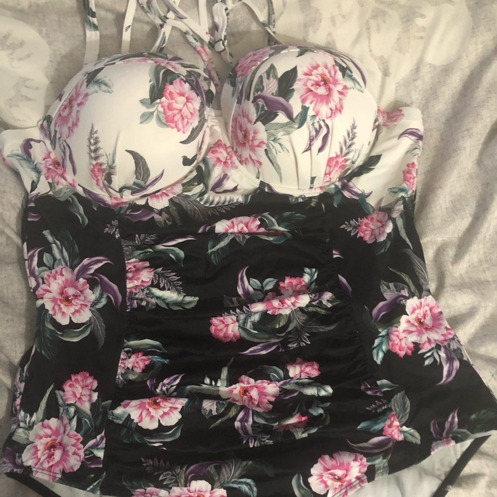 Torrid one piece size 3 floral swimsuit